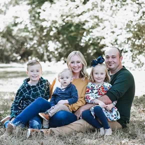 Meet your Posher, Amanda - Picture 1 of 1